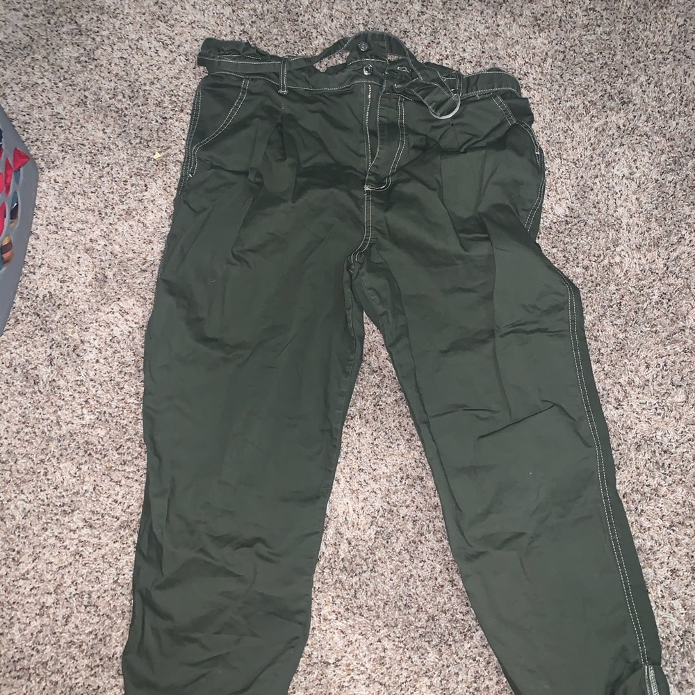Cute pants with belt